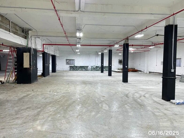 More Photos Of 1101 S Kilbourn Ave, Chicago Warehouse For Lease
