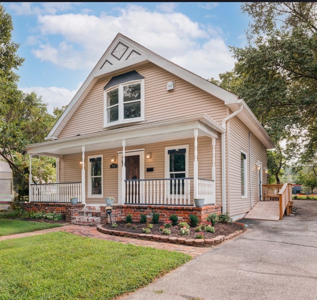 Primary Photo Of 6543 Ferguson St, Indianapolis Office Residential For Lease