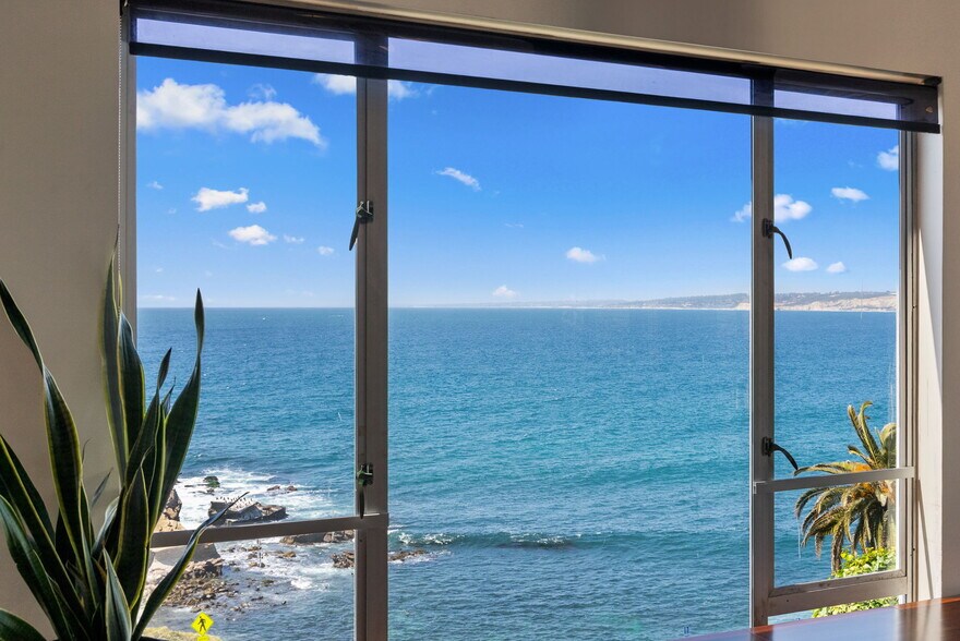 More Photos Of 1218-1224 Prospect St, La Jolla Office For Lease