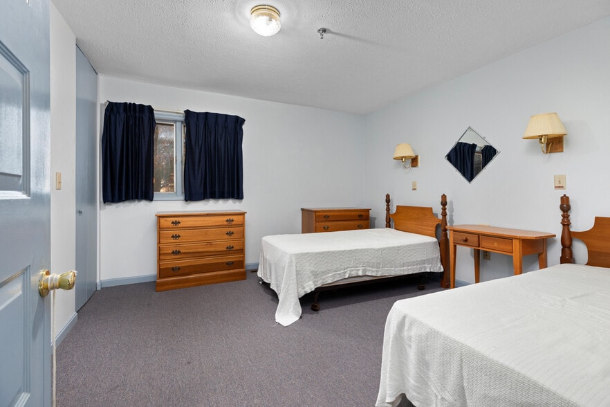 More Photos Of 218 Mill Rd, Woodstock Congregate Senior Housing For Sale