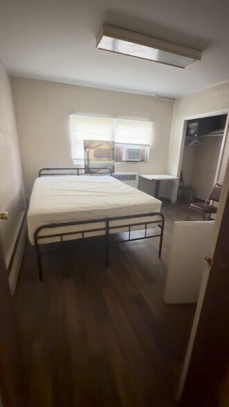 More Photos Of 2255 US 42, London Specialty For Lease