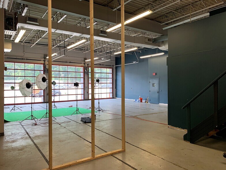 More Photos Of 4930 Mcknight Rd, Pittsburgh Freestanding For Sale