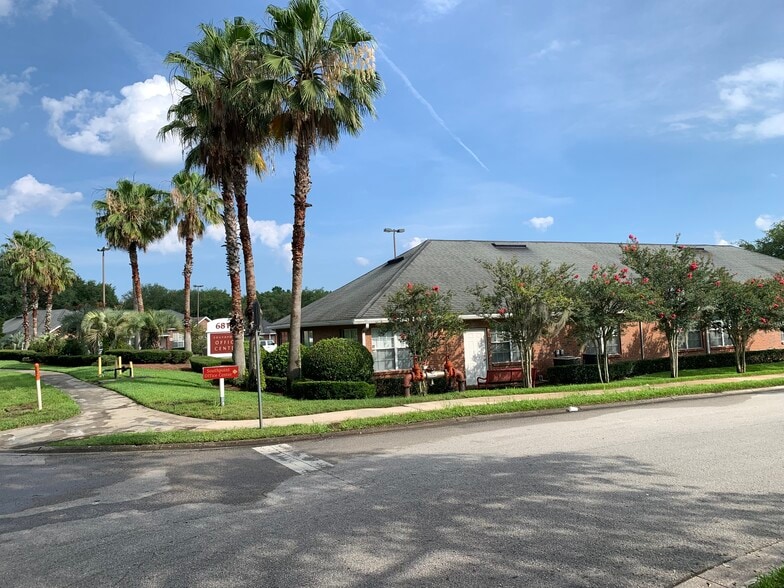 More Photos Of 6817 Southpoint Pky, Jacksonville Medical For Lease