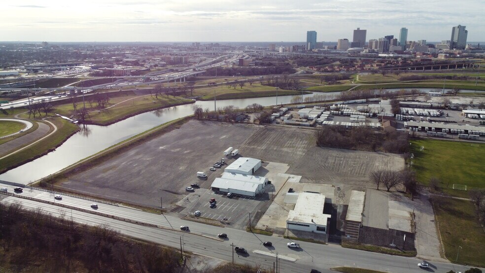 More Photos Of 1720 Riverside Dr, Fort Worth Warehouse For Lease