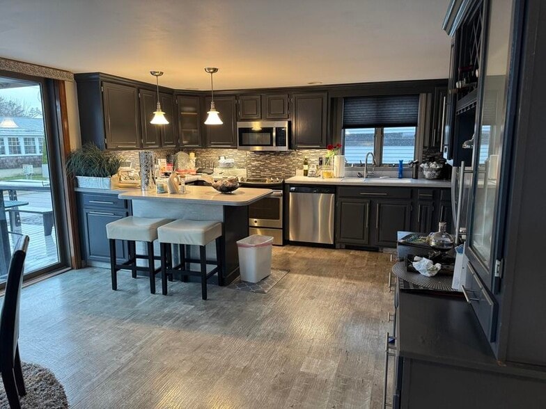 More Photos Of 136 W Grand Ave, Old Orchard Beach Hotel For Sale