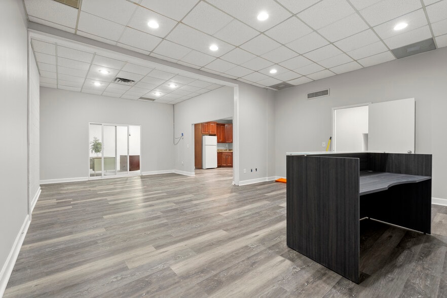 More Photos Of 203 Rio Cir, Decatur Light Distribution For Lease