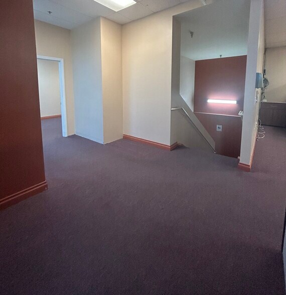 More Photos Of 28294-28310 Constellation Rd, Valencia Light Distribution For Sale