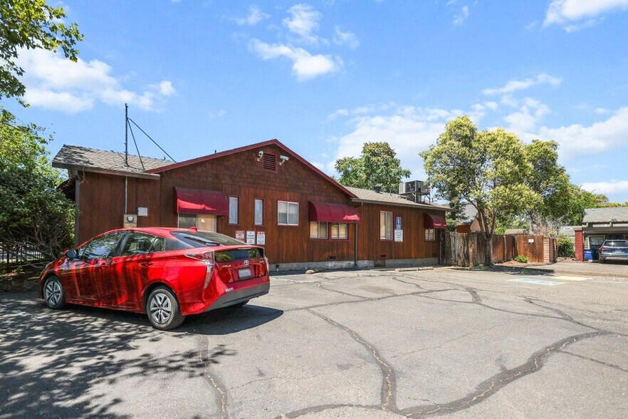 More Photos Of 1826 Sonoma St, Redding Healthcare For Sale