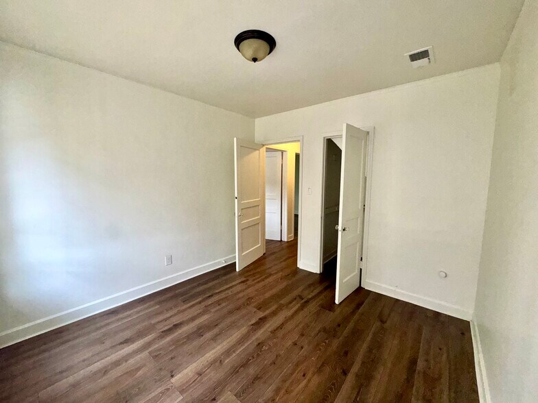 More Photos Of 3614 Park Ave, Memphis General Retail For Sale