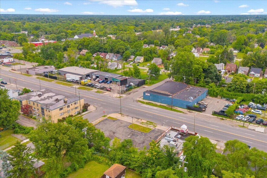 More Photos Of 12010 Greenfield Rd, Detroit General Retail For Sale