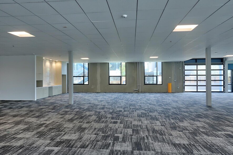 More Photos Of 3085 N Hollywood Way, Burbank Loft Creative Space For Lease