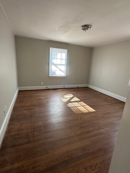 More Photos Of 1901-1903 Bragg Blvd, Fayetteville Office For Lease