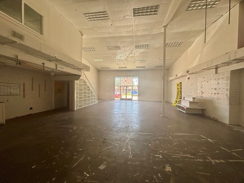 More Photos Of 16500 Clay Rd, Houston Storefront For Lease