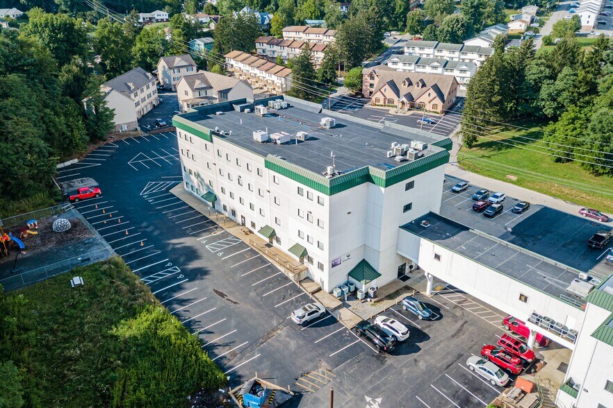 More Photos Of 1311-1319 Pineview Dr, Morgantown Medical For Sale