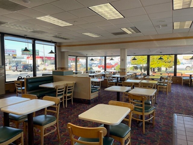 More Photos Of 1272 E Battlefield St, Springfield Restaurant For Lease