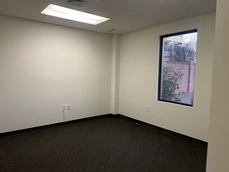 More Photos Of 18124 US-280, Dadeville Medical For Lease