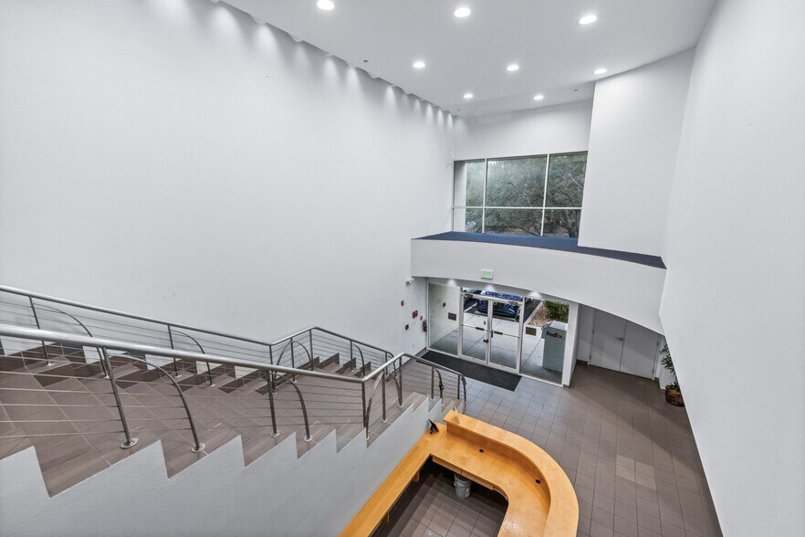 More Photos Of 6015 31st St E, Bradenton Office For Sale