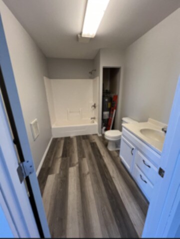 More Photos Of 200 N Washington St, Rochelle Storefront Retail Residential For Sale