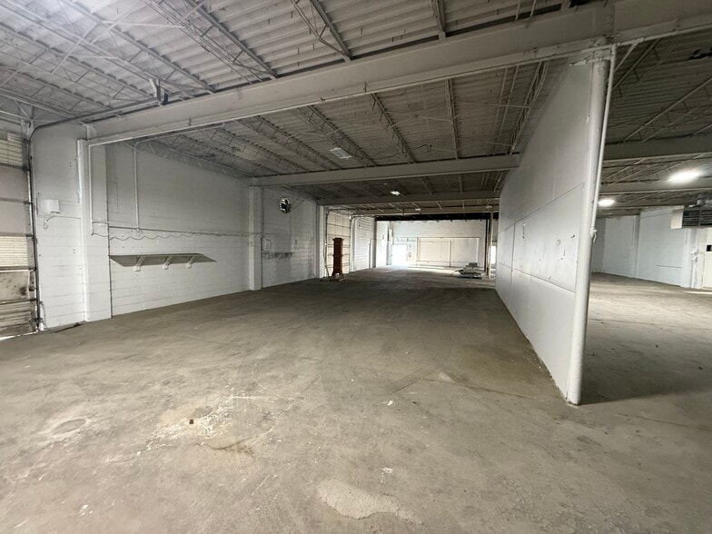 More Photos Of 2160 Fletcher Ave, Indianapolis Warehouse For Lease
