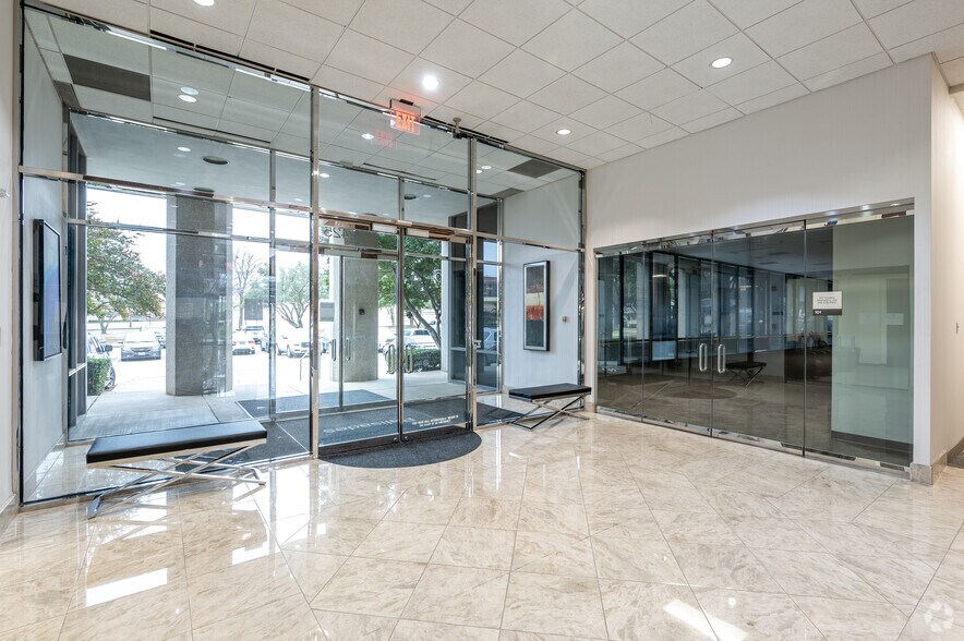 More Photos Of 2425 & 2435 N Central Expy, Richardson Unknown For Lease