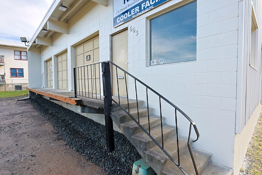 More Photos Of 665 Hemlock Ave, Coos Bay Refrigeration Cold Storage For Sale