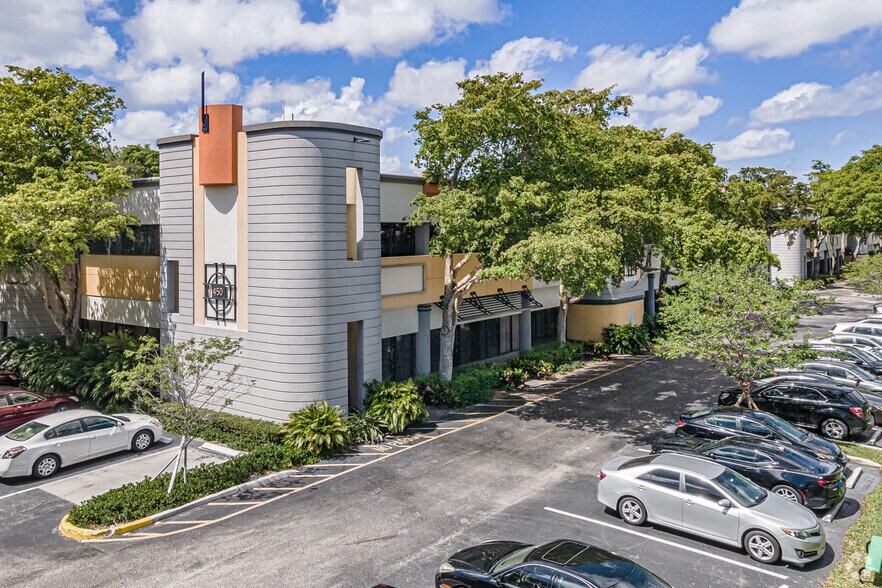 More Photos Of 350 Fairway Dr, Deerfield Beach Unknown For Lease