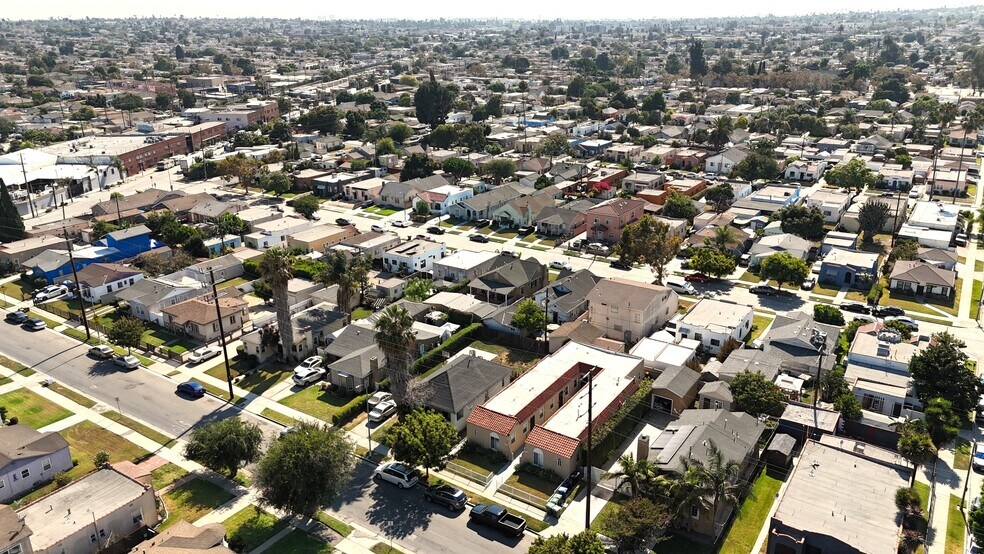 More Photos Of 5911 S Wilton Pl, Los Angeles Apartments For Sale