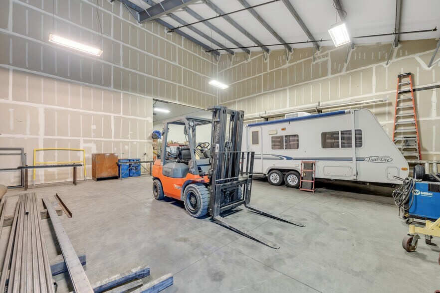 More Photos Of 18855 Microtronics, Sonora Industrial For Sale