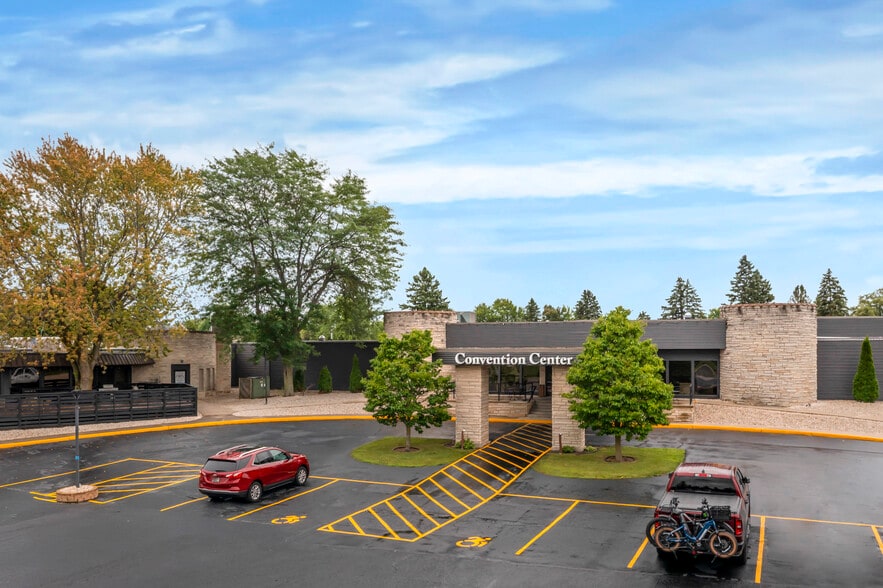 More Photos Of 250 W Church St, Mishicot Hotel For Sale
