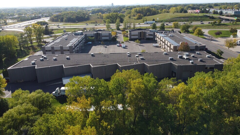 More Photos Of 7250 Hudson Blvd N, Oakdale Light Manufacturing For Lease