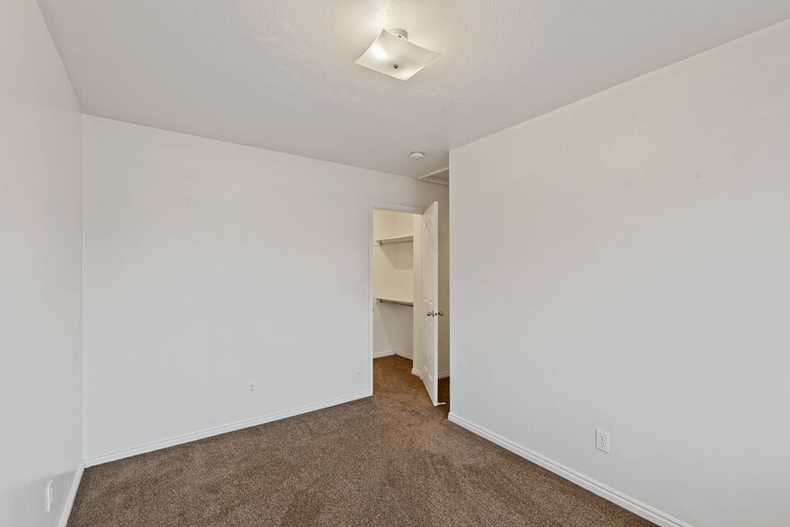 More Photos Of 984 E 900 S, Provo Apartments For Sale