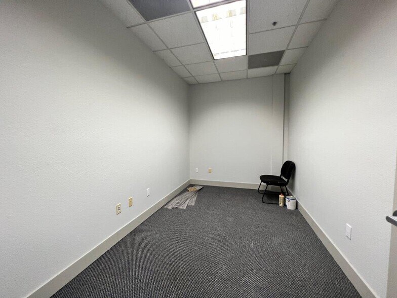 More Photos Of 415 Knollcrest Dr, Redding Office For Sale