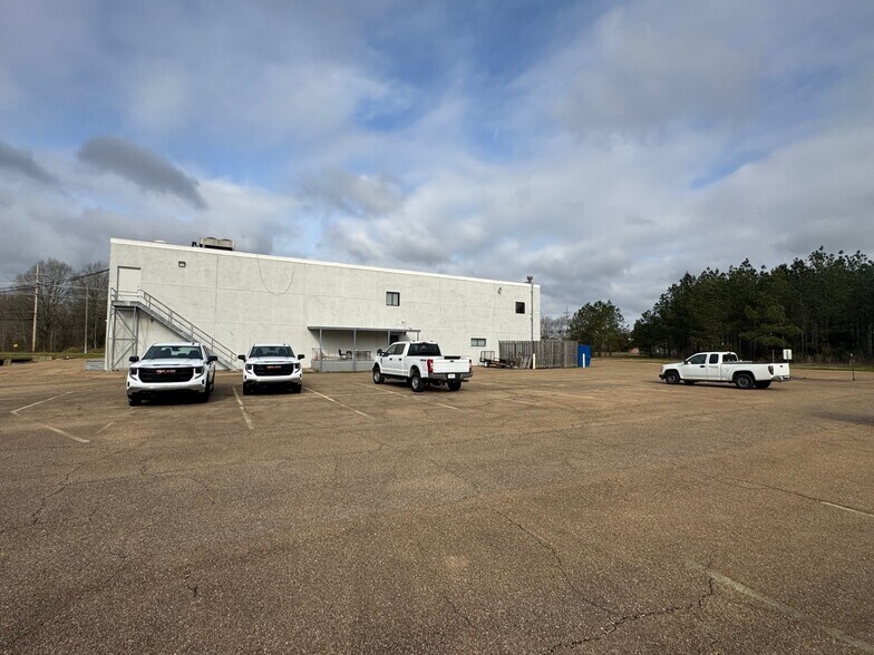 More Photos Of 4400 Mangum Dr, Flowood Office For Lease