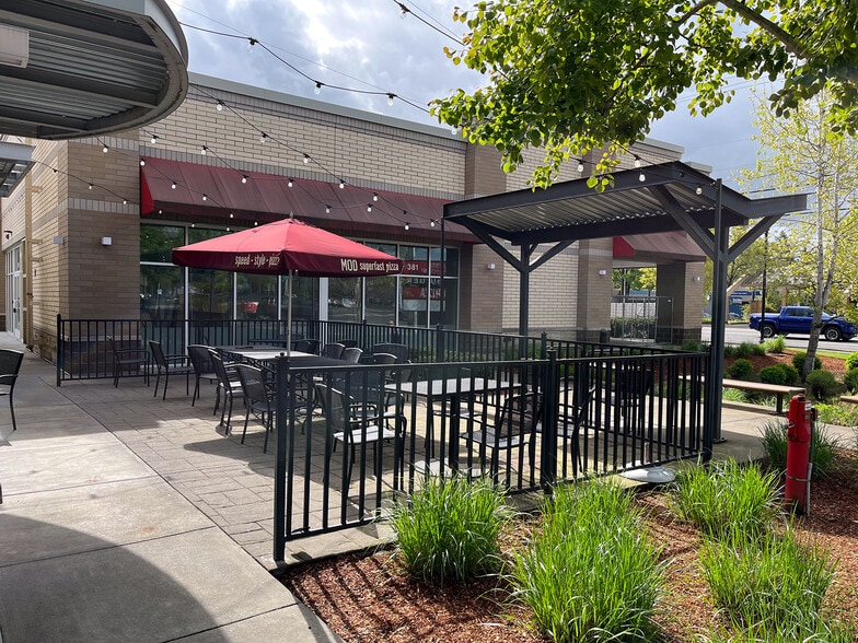 Primary Photo Of 345 NW Burnside Rd, Gresham Storefront For Lease