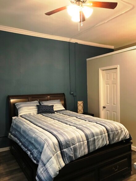 More Photos Of 3522 Sampson St, Houston Apartments For Sale