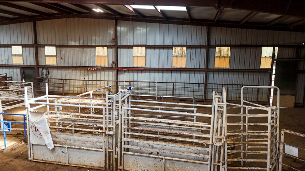 More Photos Of 99 Stacks Dr, Damascus Horse Stables For Sale