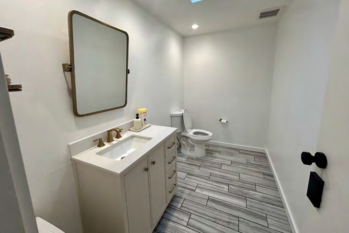 More Photos Of 6922 E 5th Ave, Scottsdale General Retail For Lease