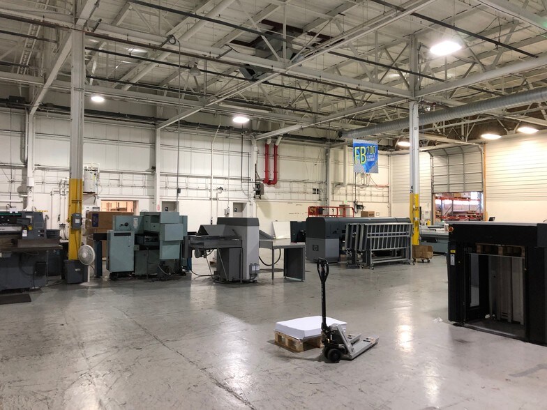 More Photos Of 200 E 90th St, Davenport Industrial For Sale