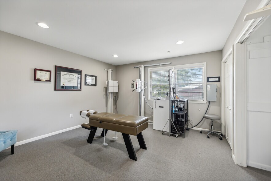 More Photos Of 930 W Main St, Jenks Medical For Sale