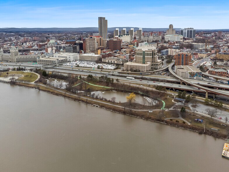 More Photos Of 40 Steuben Pl, Albany Apartments For Lease