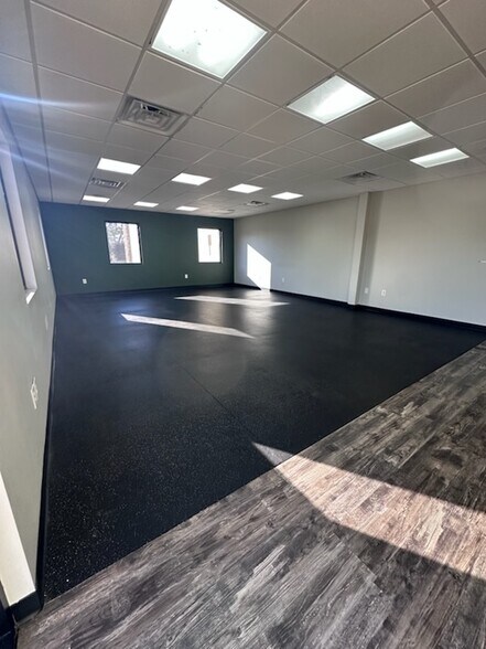 More Photos Of 93 Old Dixie Hwy, Adairsville Showroom For Lease