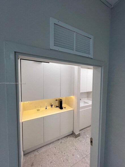 More Photos Of 2820 NE 214th St, Aventura Loft Creative Space For Sale
