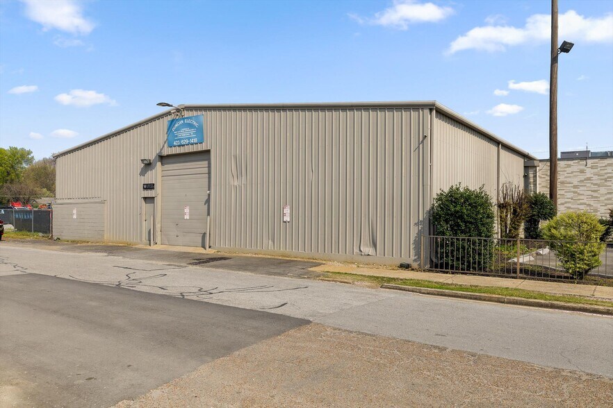 More Photos Of 1801 E 23rd St, Chattanooga Light Distribution For Lease