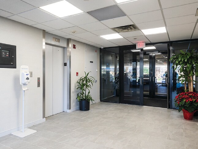 More Photos Of 1460 US Highway 9 N, Woodbridge Unknown For Lease