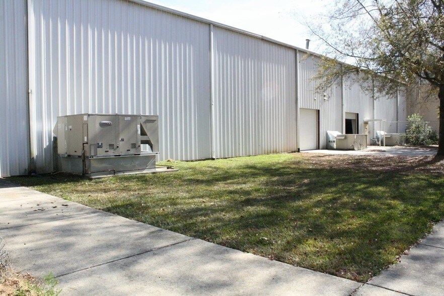 More Photos Of 1127 Curtis St, Monroe Light Manufacturing For Sale