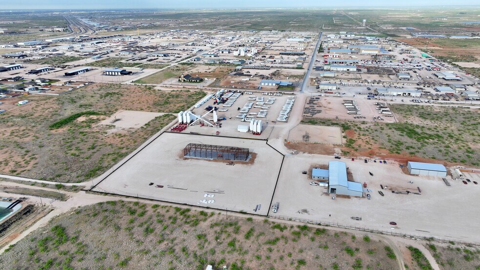 More Photos Of 10009 W. County Road 72, Midland Warehouse For Lease