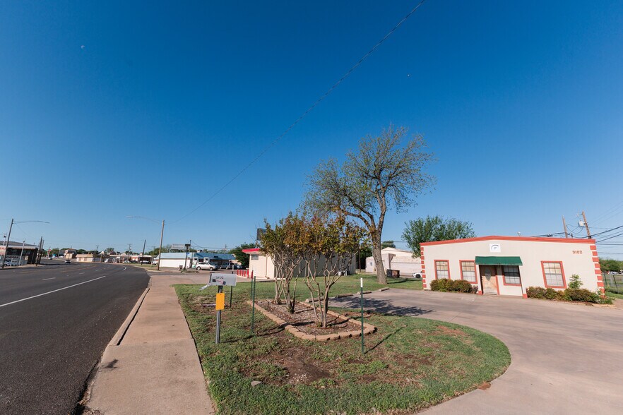 More Photos Of 3102 Jacksboro Hwy, Wichita Falls Loft Creative Space For Sale