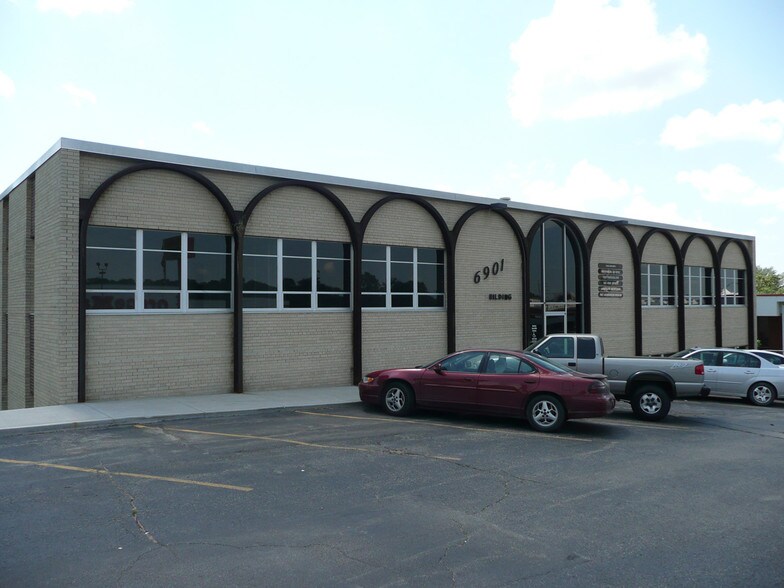 More Photos Of 6901 Dodge St, Omaha Office For Lease