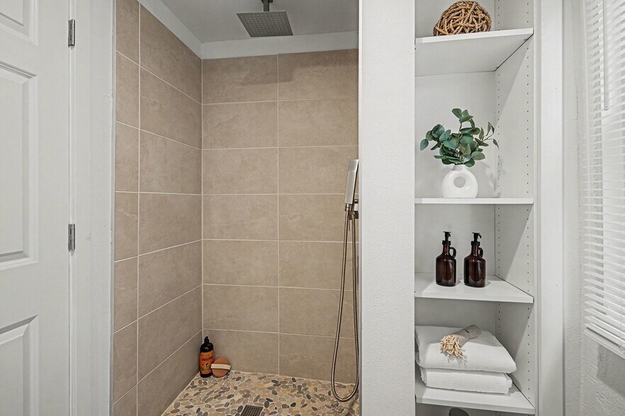 More Photos Of 924 W 9th Ave, Denver Office For Sale