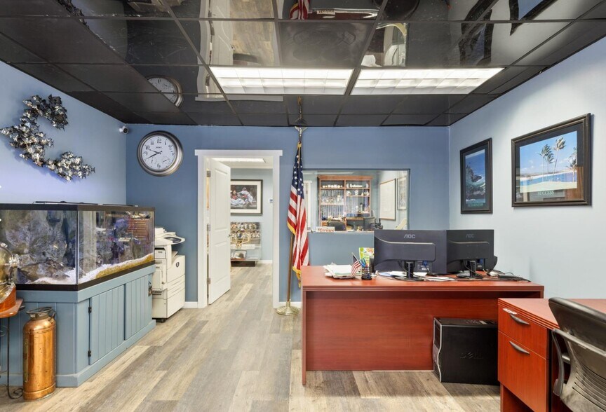 More Photos Of 120-124 Laurel Rd, East Northport Freestanding For Sale